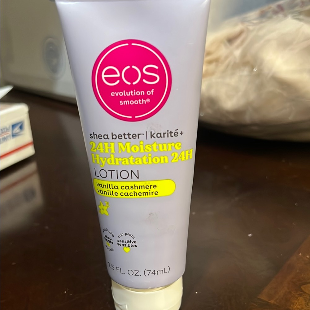 Eos Shea Better Lotion  Vanilla Cashmere